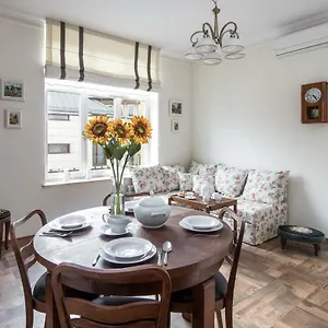 Cheerful Air Conditioned With Mezzanine And Parking - Old Town Cracovia